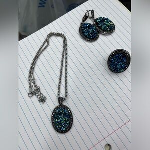 Cute 3 piece costume jewelry set. - blueish gold on black set.